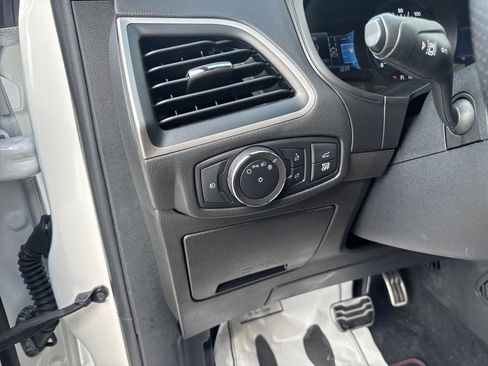 Used 2022 Ford Edge ST-Line image 14