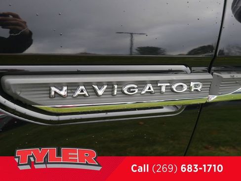 Used 2022 Lincoln Navigator Reserve AWD/4WD image 12