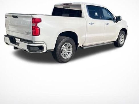 Used 2019 Chevrolet Silverado 1500 High Country w/ Technology Package AWD/4WD image 5