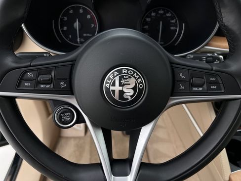 Used 2019 Alfa Romeo Stelvio Ti Lusso w/ Quick Order Package 22X Lusso AWD/4WD image 16