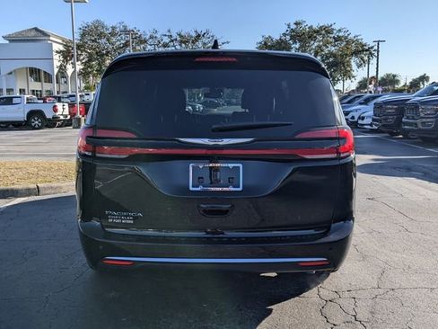 New 2026 Chrysler Pacifica Select FWD image 5