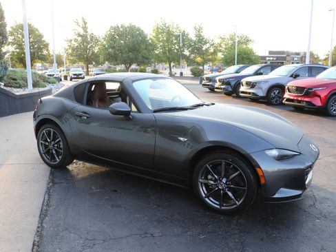 Used 2019 MAZDA MX-5 Miata RF Grand Touring w/ GT-S Package RWD image 6
