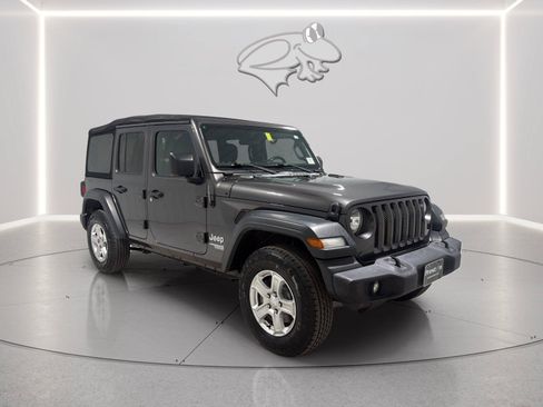 Used 2018 Jeep Wrangler Unlimited Sport S AWD/4WD image 7