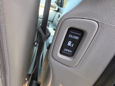 Used 2012 Honda Odyssey Touring Elite image 26