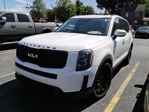 Used 2022 Kia Telluride SX w/ SX Prestige Package AWD/4WD image 2