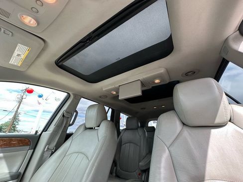 Used 2012 Buick Enclave Leather AWD/4WD image 16