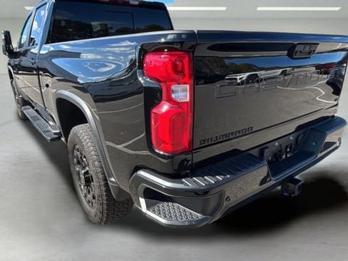 Used 2024 Chevrolet Silverado 2500 LT w/ Midnight Edition image 31