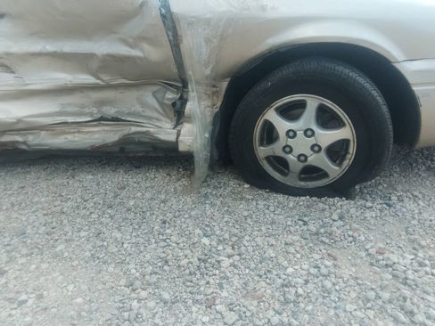 Used 1998 Toyota Camry LE FWD image 15