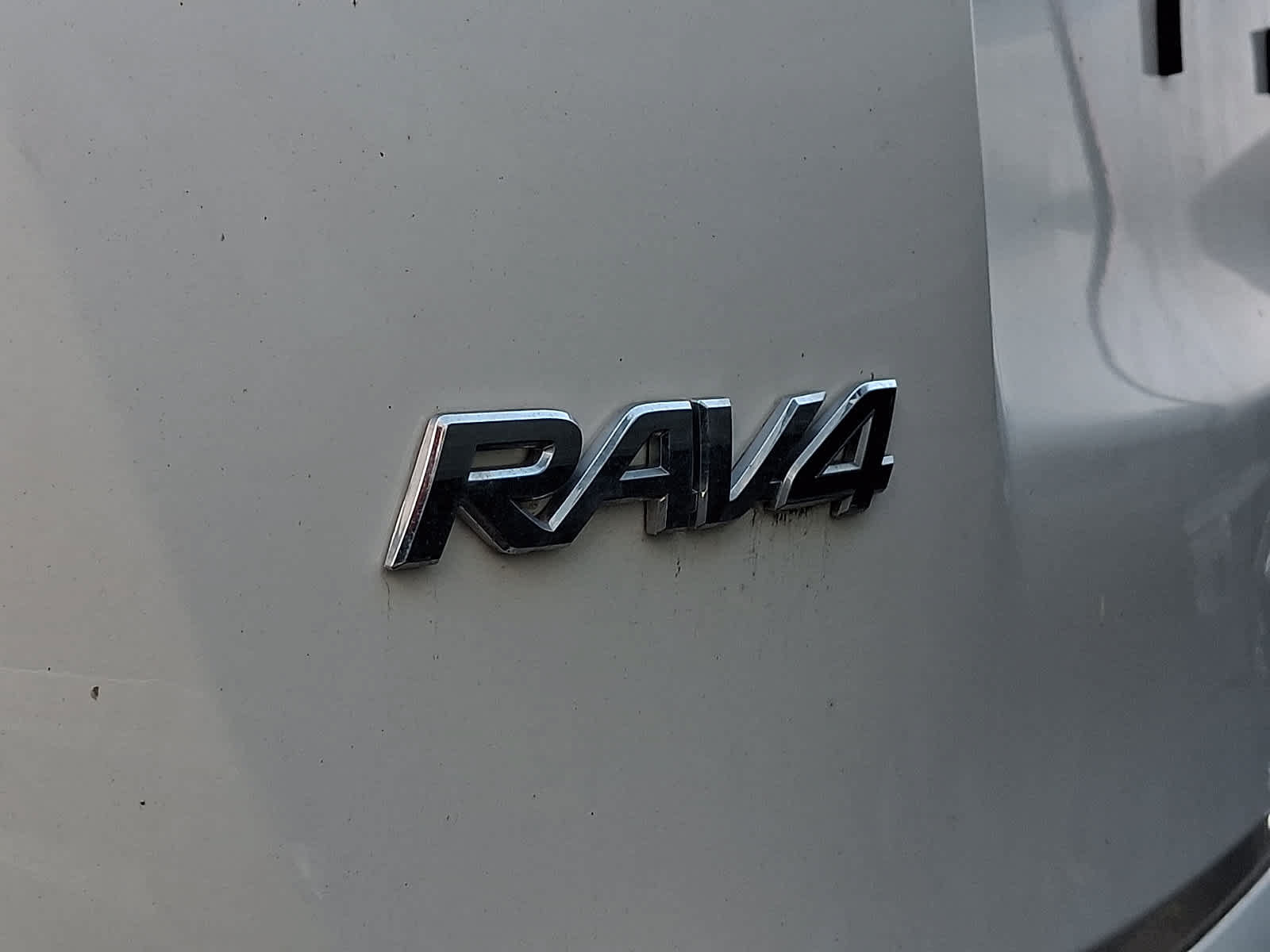 Used 2018 Toyota RAV4 LE w/ All Weather Liner Package AWD/4WD image 11