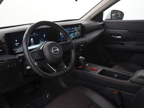 Used 2025 Nissan Kicks SR image 23