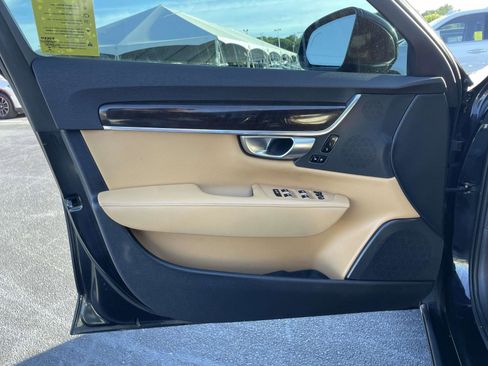 Used 2018 Volvo S90 T5 Momentum w/ Convenience Package FWD image 14
