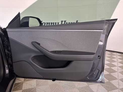 Used 2024 Tesla Model 3 Standard Range RWD image 21