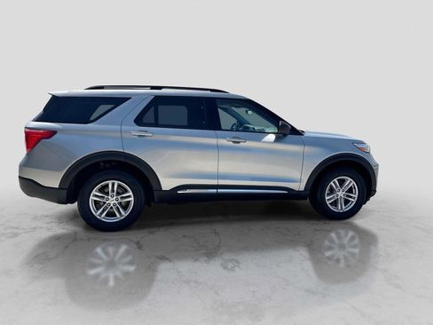 Certified 2023 Ford Explorer XLT w/ Equipment Group 202A AWD/4WD image 6