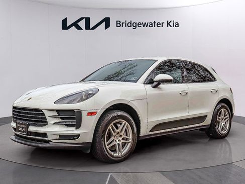 Used 2021 Porsche Macan AWD/4WD image 3