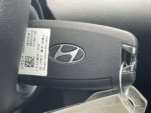 Used 2024 Hyundai Elantra SE FWD image 22