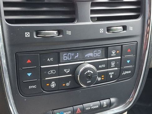 Used 2012 Chrysler Town & Country Touring-L w/ Entertainment Group #2 FWD image 15