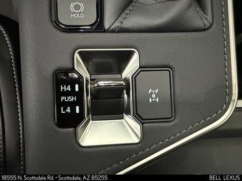 Used 2026 Lexus GX 550 w/ Accessory Package (2T) AWD/4WD image 23