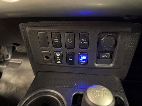 Used 2007 Toyota FJ Cruiser 4WD image 12