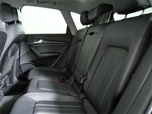 Used 2022 Audi Q5 2.0T Premium w/ Convenience Package image 15