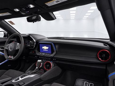 Used 2021 Chevrolet Camaro SS RWD image 28