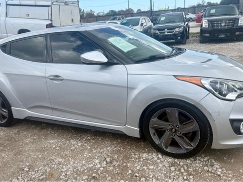 Used 2013 Hyundai Veloster Turbo w/ Ultimate Pkg image 4