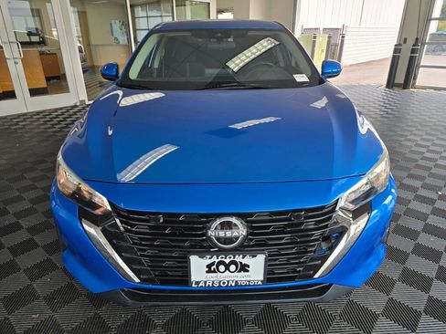 Used 2024 Nissan Sentra SV FWD image 8