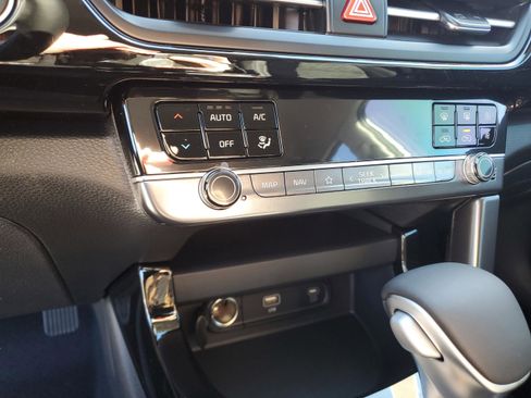 New 2026 Kia Seltos S FWD image 23