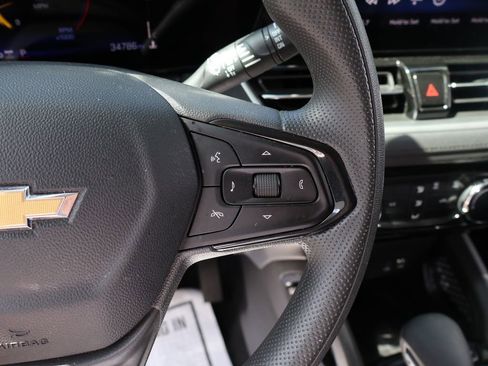 Used 2025 Chevrolet TrailBlazer LT AWD/4WD image 31