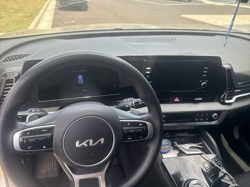 Used 2023 Kia Sportage LX AWD/4WD image 16