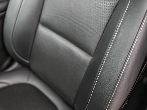 Used 2023 GMC Acadia SLT image 28