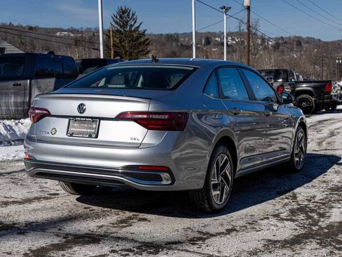 Used 2024 Volkswagen Jetta SEL image 4