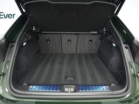 Used 2025 Porsche Macan Electric RWD image 8