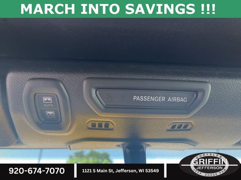 Used 2019 Jeep Wrangler Unlimited Sahara image 16