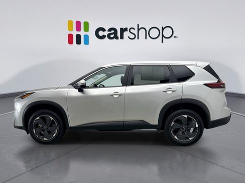 Used 2025 Nissan Rogue SV AWD/4WD image 2