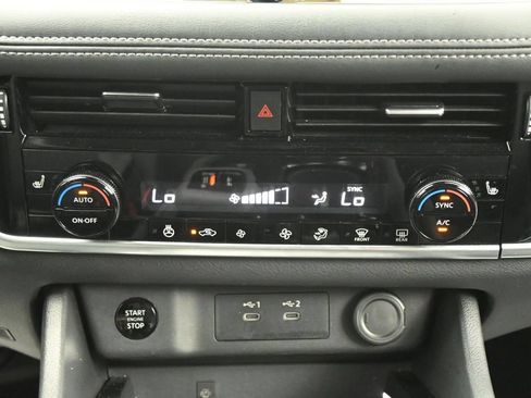Used 2026 Nissan Rogue SL AWD/4WD image 18
