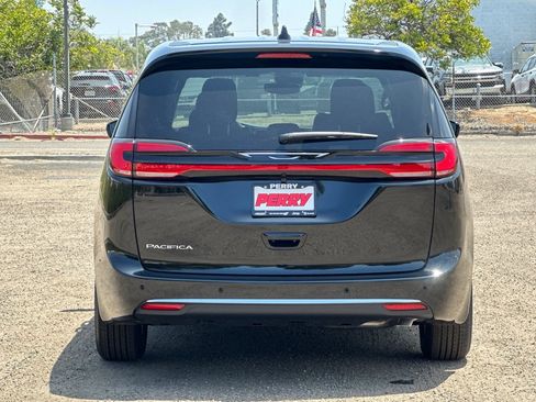 New 2027 Chrysler Pacifica Select w/ Family Tech Group FWD image 4