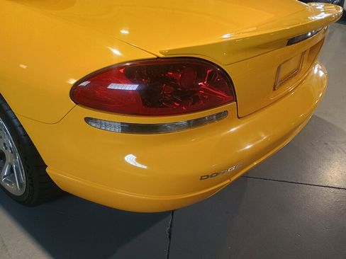 Used 2005 Dodge Viper SRT-10 image 14