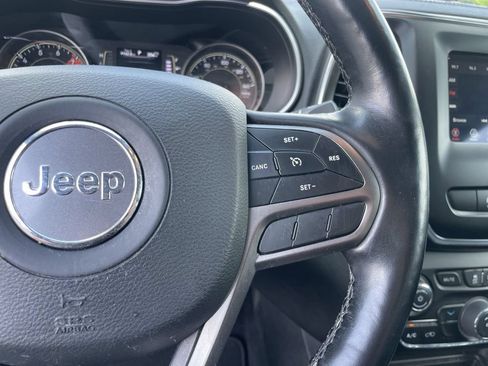 Used 2021 Jeep Cherokee Latitude Lux AWD/4WD image 17