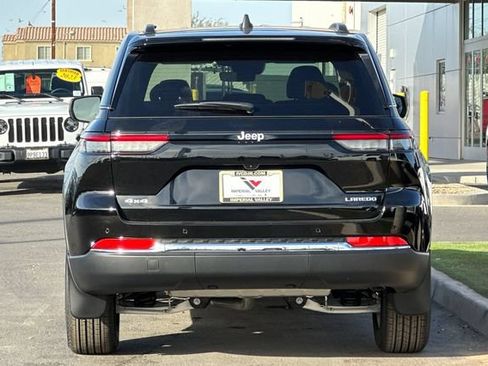 New 2025 Jeep Grand Cherokee Laredo X AWD/4WD image 8