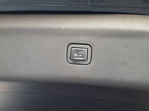 Used 2018 Buick Enclave Premium w/ Experience Buick Package image 12