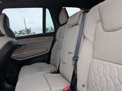 New 2026 Volvo XC90 T8 Plus w/ Protection Package Premier AWD/4WD image 12