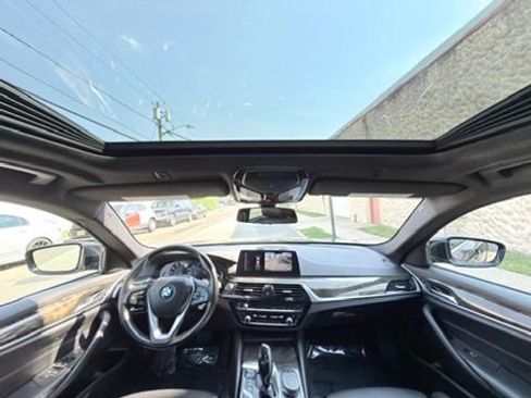 Used 2018 BMW 530i w/ Premium Package RWD image 32
