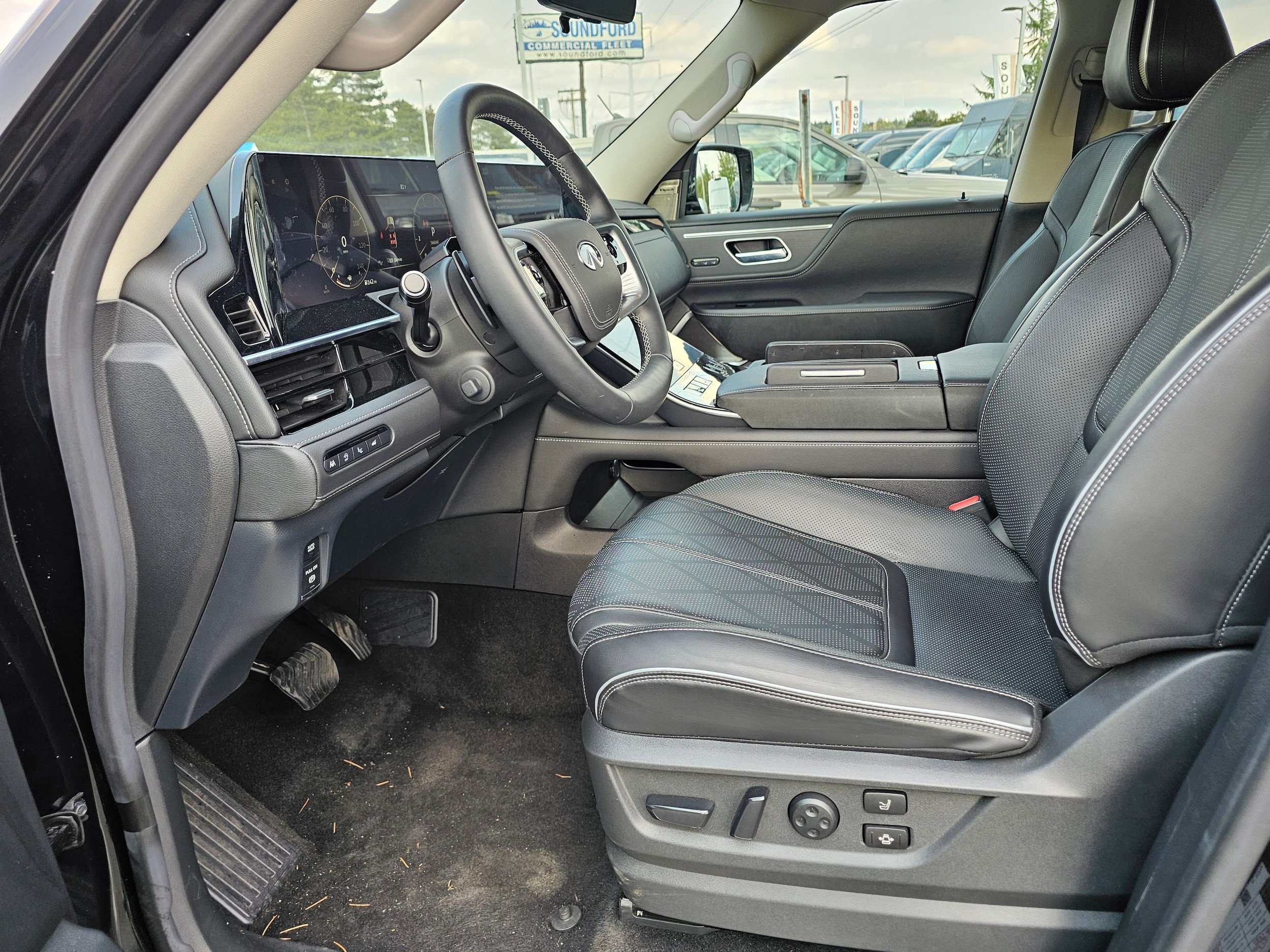 Used 2025 INFINITI QX80 Sensory AWD/4WD image 24