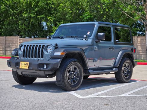 Used 2024 Jeep Wrangler Sport AWD/4WD image 7
