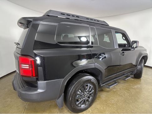 Used 2025 Toyota Land Cruiser image 21