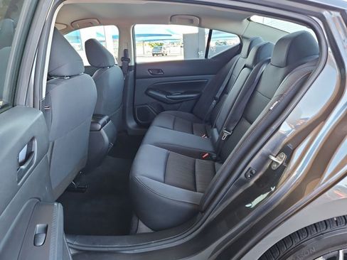 Used 2024 Nissan Altima 2.5 SV FWD image 16