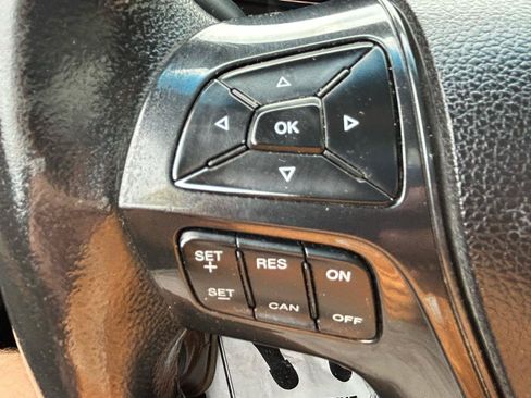 Used 2017 Ford Explorer XLT w/ XLT Technology Feature Bundle AWD/4WD image 20