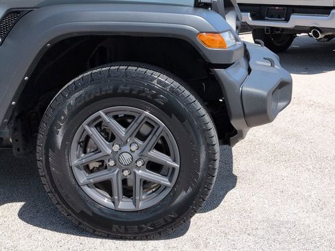 Used 2024 Jeep Wrangler Sport AWD/4WD image 10