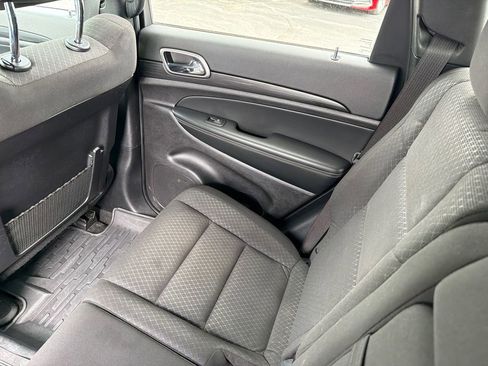 Used 2021 Jeep Grand Cherokee Freedom Edition AWD/4WD image 15