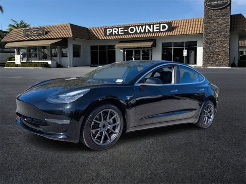 Used 2019 Tesla Model 3 Standard Range Plus image 3